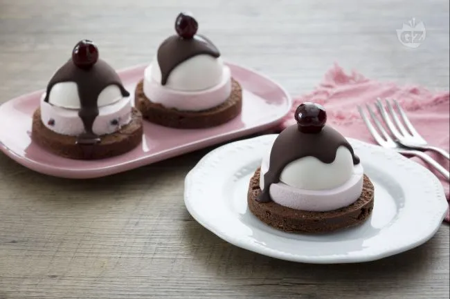 Semifreddo foresta nera con base