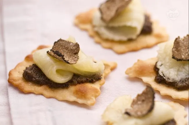 Sfoglie con caciocavallo e crema