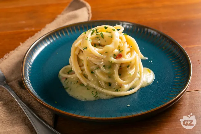 Spaghetti aglio olio e peperoncino risottati