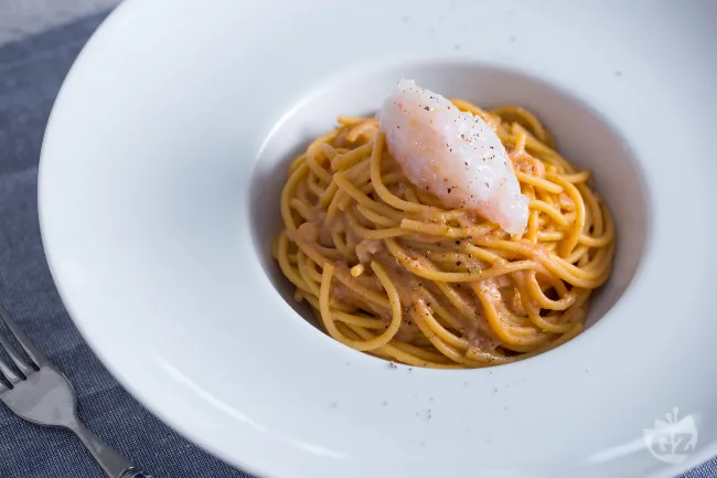 Spaghetti con scampi e bisque
