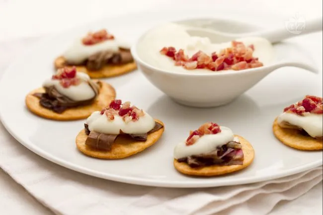Spianatine con crema di asiago, radicchio