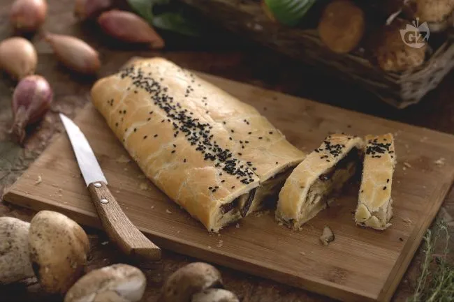 Strudel ai funghi porcini e emmentaler