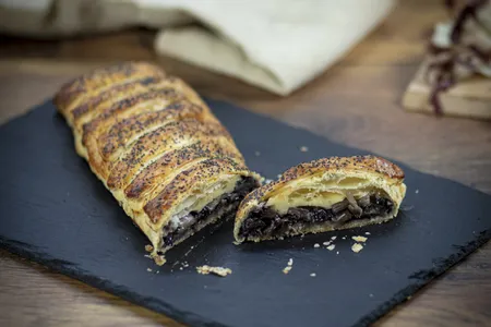Strudel salato al radicchio e edamer