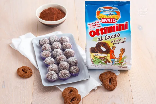 Tartufini di biscotti al mascarpone e cocco