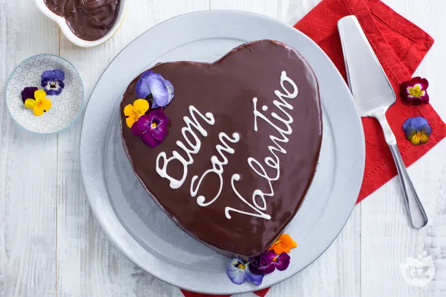 Torta a cuore di san valentino al