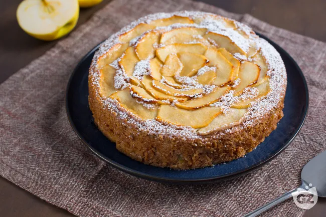 Torta di mele vegan con latte d'avena