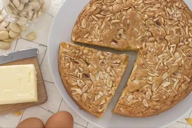 Torta mantovana con mandorle