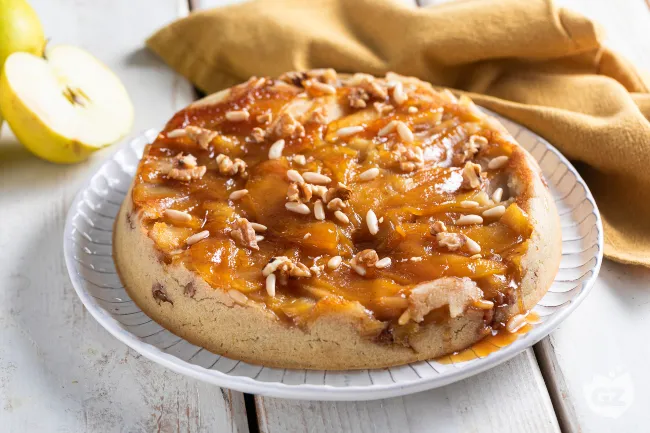 Torta rovesciata alle mele vegana