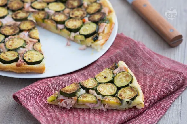 Torta rovesciata di zucchine e tonno - antipasto sfizioso al forno