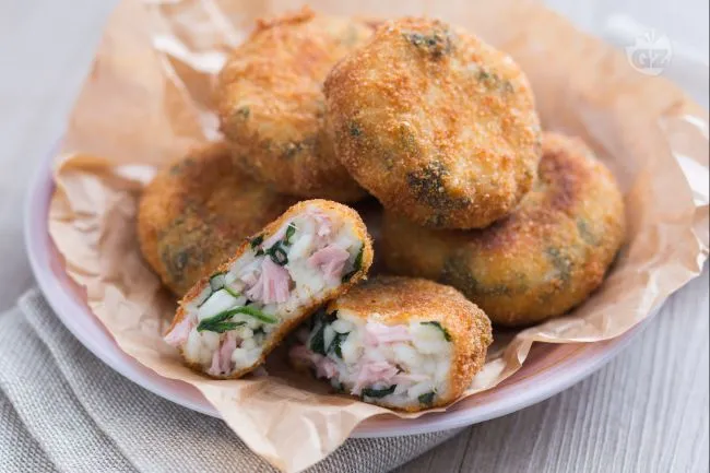 Tortine di riso e tonno fritte